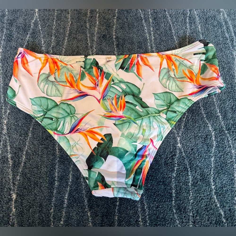 La Vie En Rose Tropical Print Bikini - Green and Orange - Picture 4 of 9